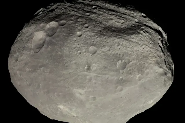 Vesta-asteroidi Dawn-luotaimen kuvaamana