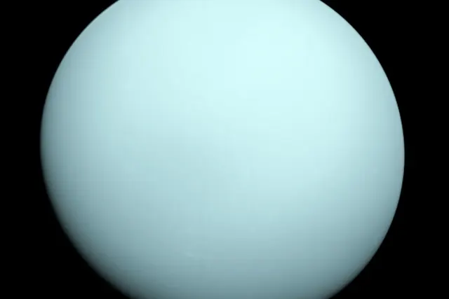 Uranus Voyager 2 -luotaimen kuvaamana