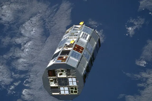 Pitkäaikaisaltistuskoe LDEF-satelliitti kiertoradalla