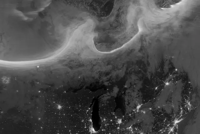Revontuliovaali satelliittikuvassa pohjoisen yllä